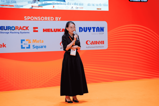 Đại diện HELUKABEL Vietnam phát biểu Đại diện HELUKABEL Vietnam phát biểu