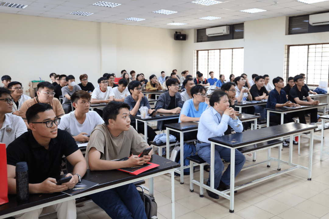 Buổi hội thảo tại Trường Đại học Bách Khoa Buổi hội thảo tại Trường Đại học Bách Khoa