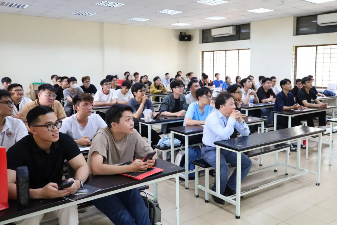 Buổi hội thảo tại Trường Đại học Bách Khoa Buổi hội thảo tại Trường Đại học Bách Khoa