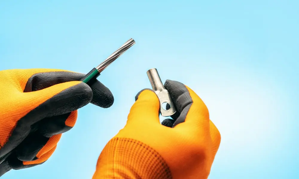With cable lugs, connections become more secure