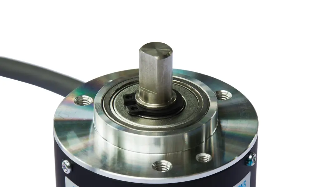 Encoder là một loại cảm biến chuyên dụng, có chức năng thu thập thông tin vị trí và truyền dữ liệu đó đến các thiết bị khác trong hệ thống