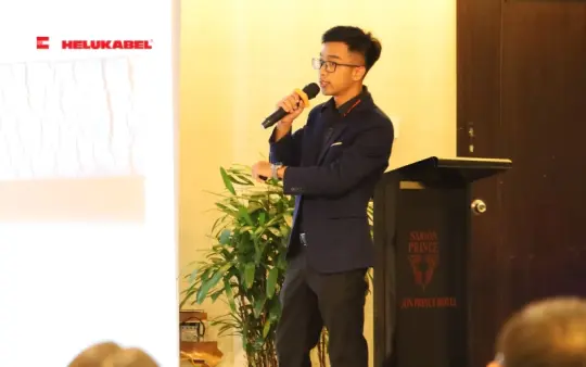 Mr. Duong Manh Ha, Sales Engineer of HELUKABEL Vietnam presented at the conference. Mr. Duong Manh Ha, Sales Engineer of HELUKABEL Vietnam presented at the conference.