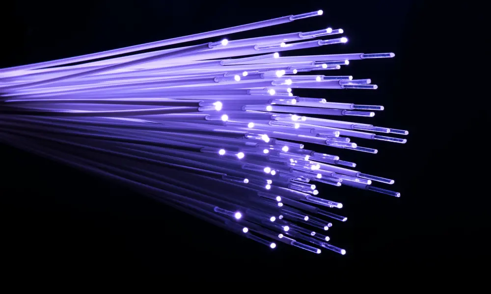 Cáp quang cho phép truyền dữ liệu đi rất xa