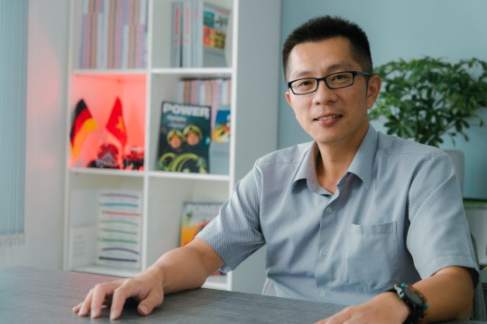 Anh Joseph Yang, Joseph Yang, Director, Electrical Connectors (ECS) của công ty Stäubli (có trụ sở tại Thụy Sĩ - chi nhánh Đài Loan).