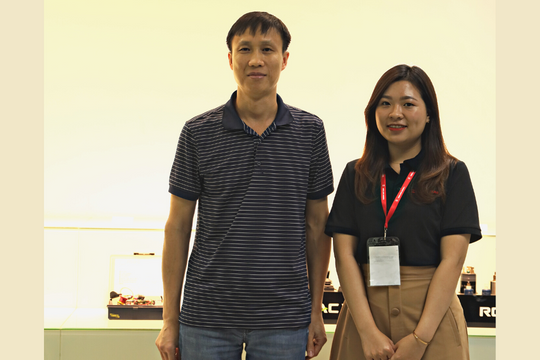 Anh Trịnh Duy Thọ, Trưởng phòng kinh doanh của Công Ty TNHH Rotac Vina và Chị Hoàng Hà Thu Hằng, Sales Engineer của công ty HELUKABEL Việt Nam.