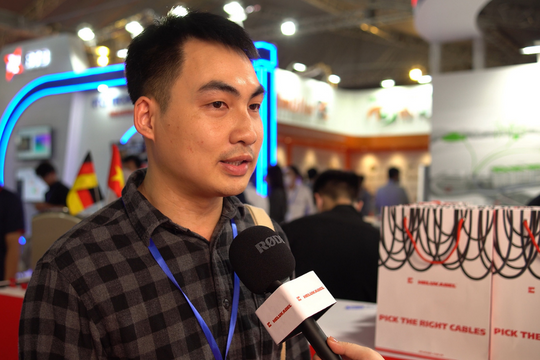 Anh Quân, khách tham quan triển lãm, hiện đang công tác tại Nhà Máy Canon Tiên Sơn.