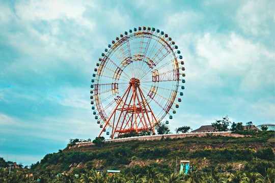 Vinpearl Sky Wheel là vòng quay lớn nhất Việt Nam tại thành phố Nha Trang, tỉnh Khánh Hòa và cũng là 1 trong 10 vòng quay cao nhất thế giới, có chiều cao lên đến 120 mét.