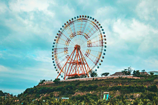 Vinpearl Sky Wheel is the largest Ferris wheel in Vietnam, and also one of the 10 tallest Ferris wheels in the world.